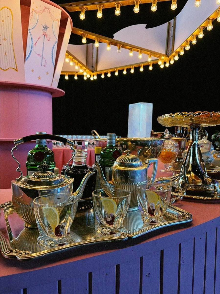 Drinks e ambientação preparados para a celebração